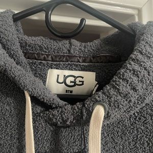 UGG pullover women’s medium